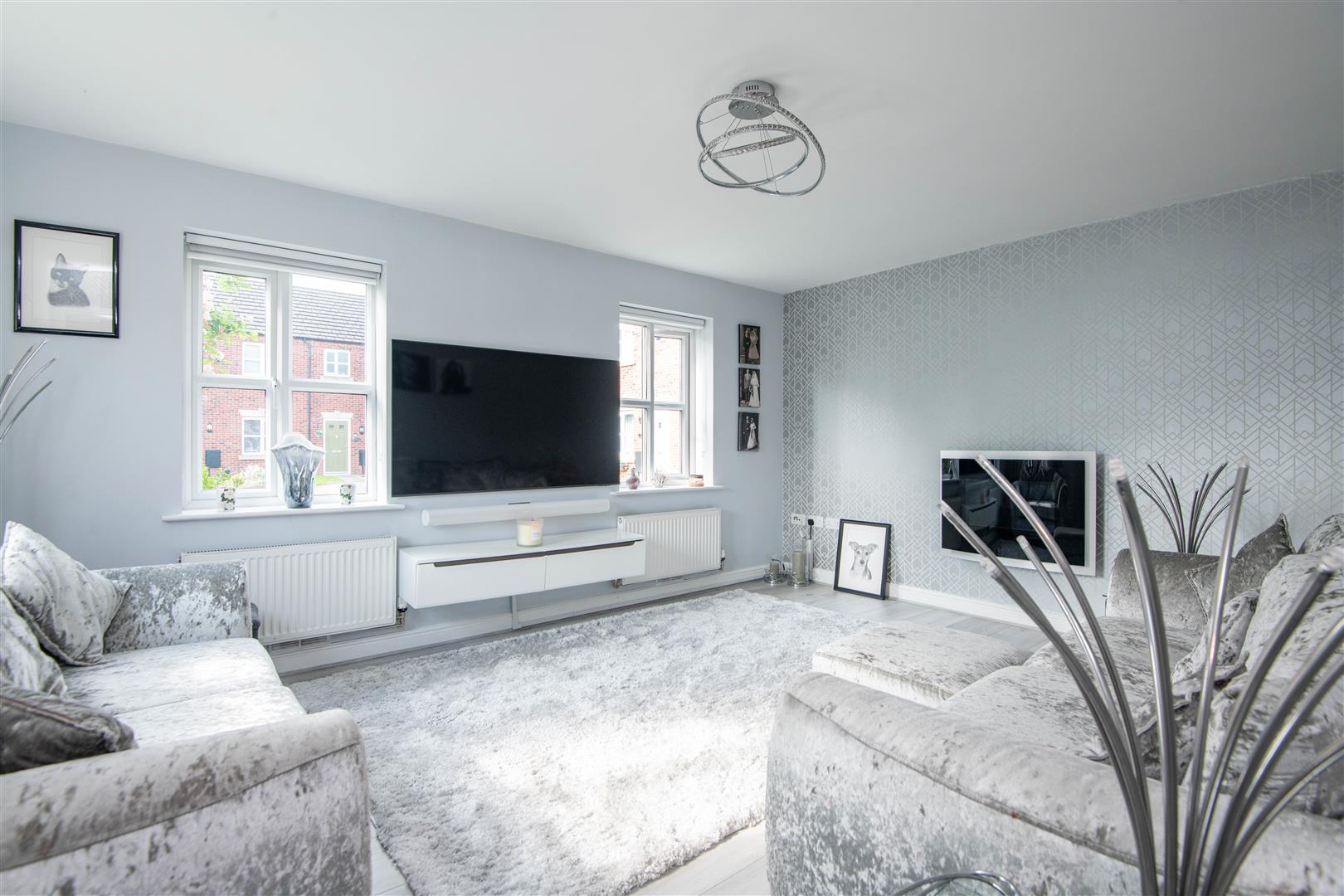 3 bed property in Darlington Close, Chorley